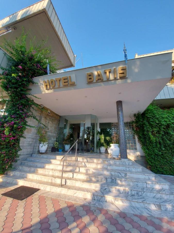 Batis Hotel Livanátai エクステリア 写真