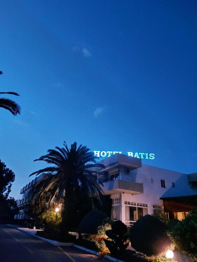 Batis Hotel Livanátai エクステリア 写真